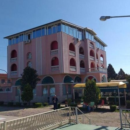 Hotel Meteor Shkoder Ngoại thất bức ảnh